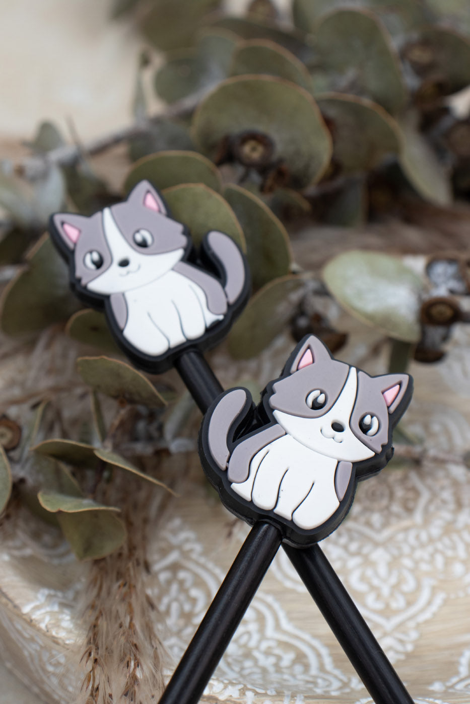 Grey & White Moggy Needle Stopper Set