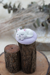 Sleepy Kitty Zipper Pull