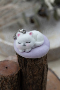 Sleepy Kitty Zipper Pull