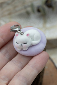 Sleepy Kitty Zipper Pull